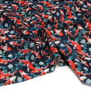 Tissu cotonnade motif japonais KOï aux poissons carpes koï rouges, fleurs et fond bleu - OEKO - TEX - tissuspipi.com