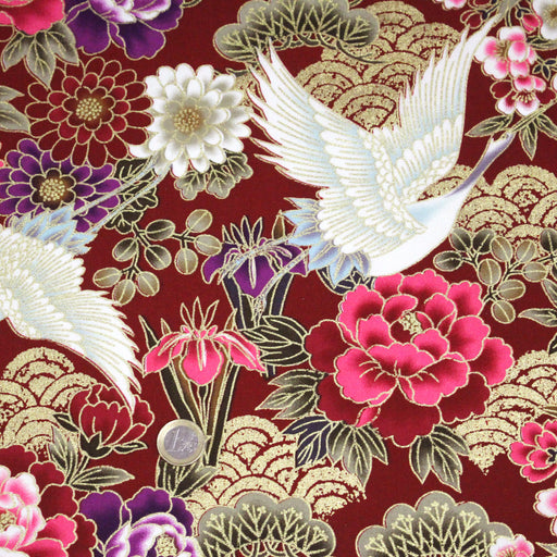 Tissu coton motif japonais TSURU aux grues dorées, chrysanthèmes & Seigaiha, fond rouge - COLLECTION JAPON DORÉ - tissuspipi.com