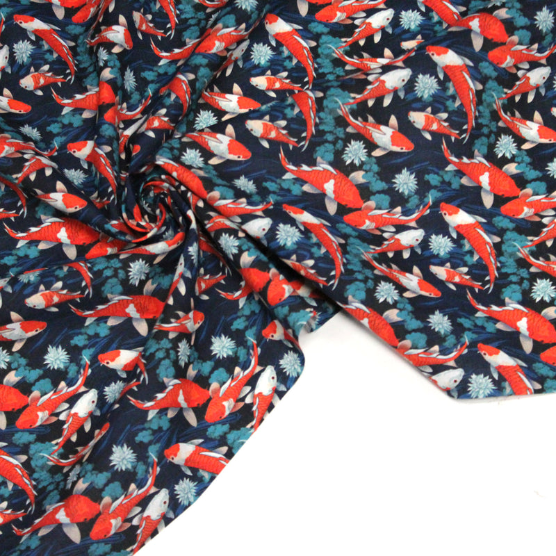 Tissu cotonnade motif japonais KOï aux poissons carpes koï rouges, fleurs et fond bleu - OEKO - TEX - tissuspipi.com