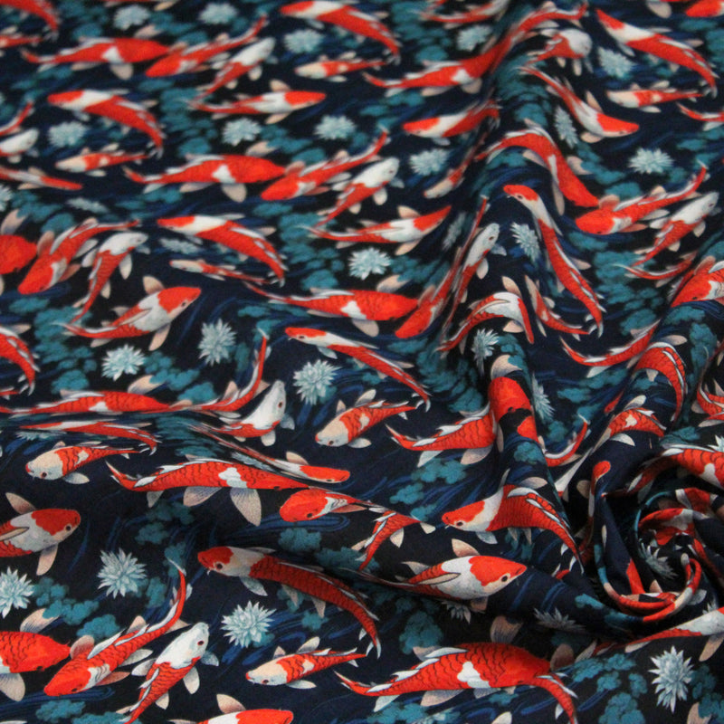 Tissu cotonnade motif japonais KOï aux poissons carpes koï rouges, fleurs et fond bleu - OEKO - TEX - tissuspipi.com