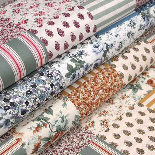 Tissu cotonnade motif patchwork imprimé floral et multicolore, trois teintes dispo : Rose / Bleu / Ocre - STANDARD 100 OEKO-TEX - tissuspipi.com