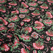 Tissu coton fin imprimé INDIENNES, noir aux fleurs roses rouges et vertes - tissuspipi.com