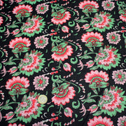 Tissu coton fin imprimé INDIENNES, noir aux fleurs roses rouges et vertes - tissuspipi.com
