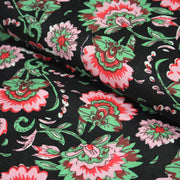 Tissu coton fin imprimé INDIENNES, noir aux fleurs roses rouges et vertes - tissuspipi.com