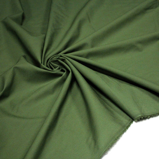 Tissu popeline de coton vert mousse uni - COLLECTION LES BASIQUES - tissuspipi.com