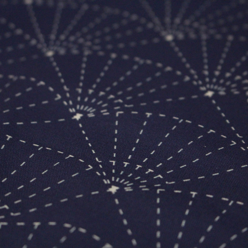 Tissu cotonnade motif japonais SASHIKO & SENSU – Bleu indigo & écru - tissuspipi.com