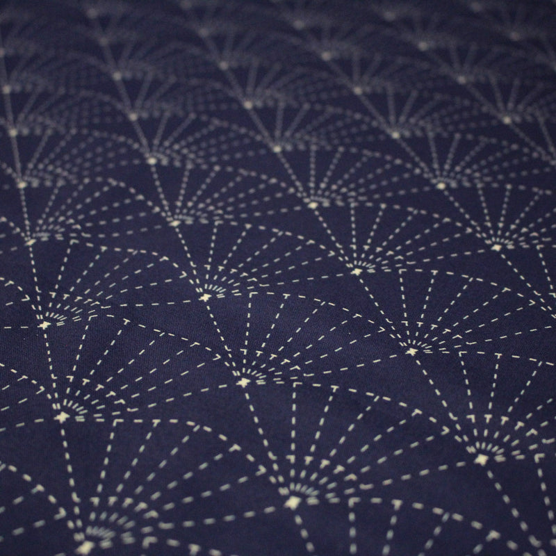 Tissu cotonnade motif japonais SASHIKO & SENSU – Bleu indigo & écru - tissuspipi.com
