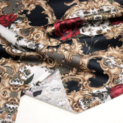 Tissu popeline de coton au motif baroque noir, roses rouges et arabesques dorées - tissuspipi.com