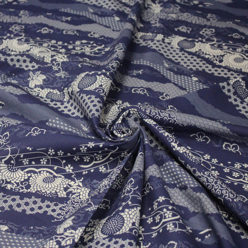 Tissu cotonnade WAGARA aux motifs japonais et tons bleu indigo & écrus - tissuspipi.com