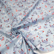 Tissu cotonnade enfant animaux en pique-nique à la campagne sur fond bleu ciel - tissuspipi.com