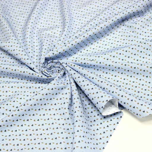 Tissu cotonnade enfant à fines rayures bleu ciel et petits triangles noirs et ocre - tissuspipi.com