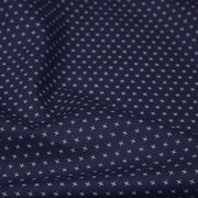 Tissu cotonnade motif japonais KA - KASURI, aux fines croix écrues, fond bleu indigo - tissuspipi.com
