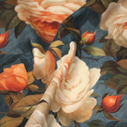 Tissu gabardine coton imprimée floral aux roses oranges et corail, fond bleu canard faux - uni - tissuspipi.com