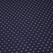 Tissu cotonnade motif japonais KA - KASURI, aux fines croix écrues, fond bleu indigo - tissuspipi.com