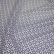 Tissu cotonnade motif japonais feuilles géométriques ASANOHA, bleu indigo & écru - tissuspipi.com