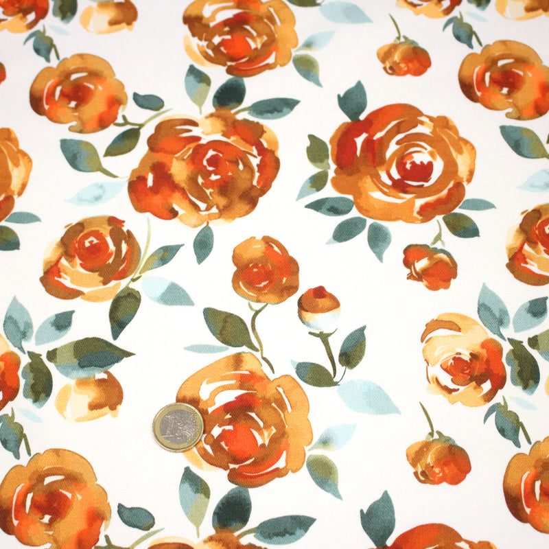 Tissu gabardine coton imprimée blanc aux roses oranges façon aquarelle - tissuspipi.com