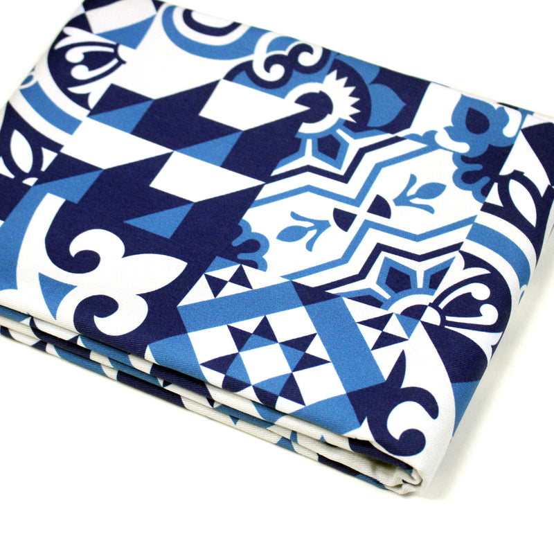 Tissu gabardine coton imprimée motif carreaux de faïence azulejos modernes, trois couleurs dispos - STANDARD 100 OEKO - TEX - tissuspipi.com