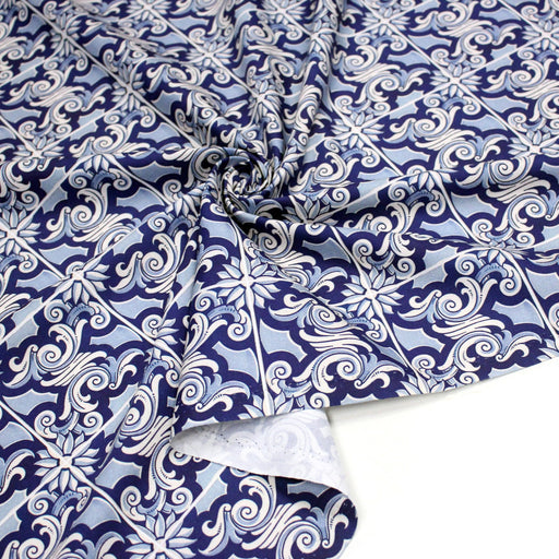 Tissu gabardine coton imprimée motif anciens carreaux de faïence bleus, azulejos - STANDARD 100 OEKO - TEX - tissuspipi.com
