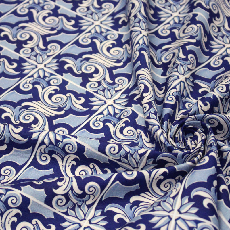 Tissu gabardine coton imprimée motif anciens carreaux de faïence bleus, azulejos - STANDARD 100 OEKO - TEX - tissuspipi.com
