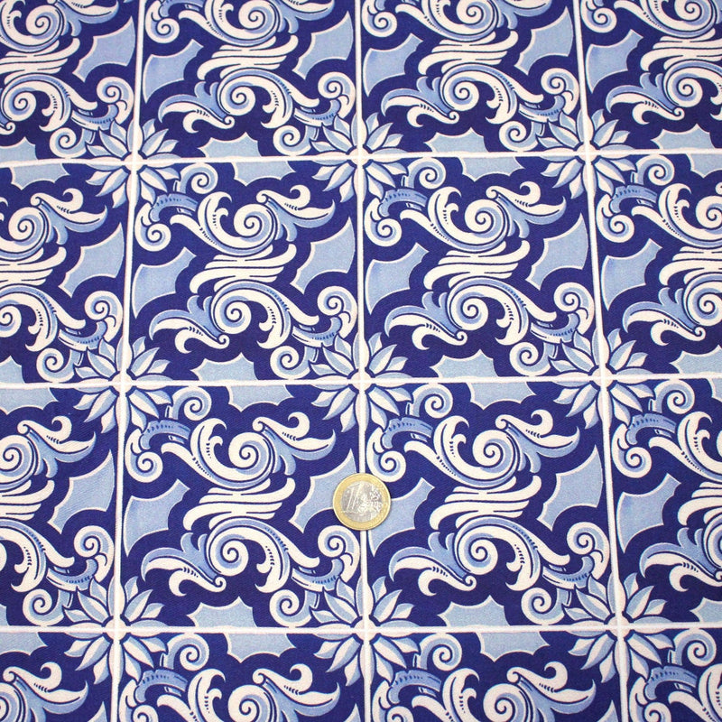 Tissu gabardine coton imprimée motif anciens carreaux de faïence bleus, azulejos - STANDARD 100 OEKO - TEX - tissuspipi.com