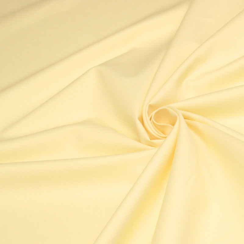 Tissu cotonnade jaune vanille uni - COLLECTION LES BASIQUES - tissuspipi.com