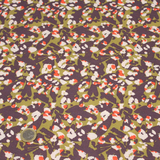 Tissu viscose fluide au feuillage abstrait vert & violet, taches écrues et oranges - OEKO-TEX STANDARD 100 - tissuspipi.com