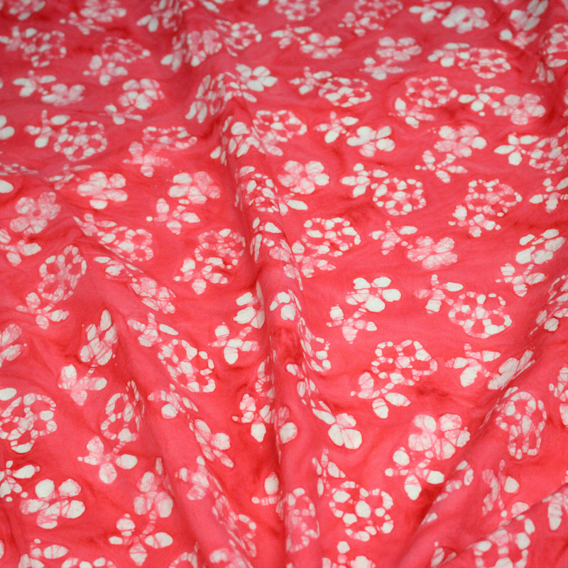 Tissu coton block print rouge fraise aux fleurs blanches - MADE IN INDIA - tissuspipi.com