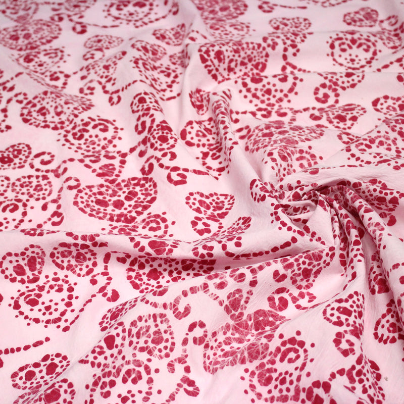 Tissu coton block print rose pâle aux coeurs roses rouges - MADE IN INDIA - tissuspipi.com