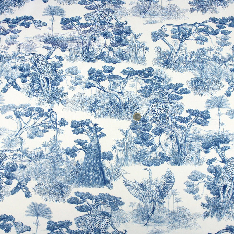 Tissu Toile de Jouy moderne bleue, forêt tropicale, singes et léopards - COLLECTION ANIMALIA, par la maison Thevenon - tissuspipi.com