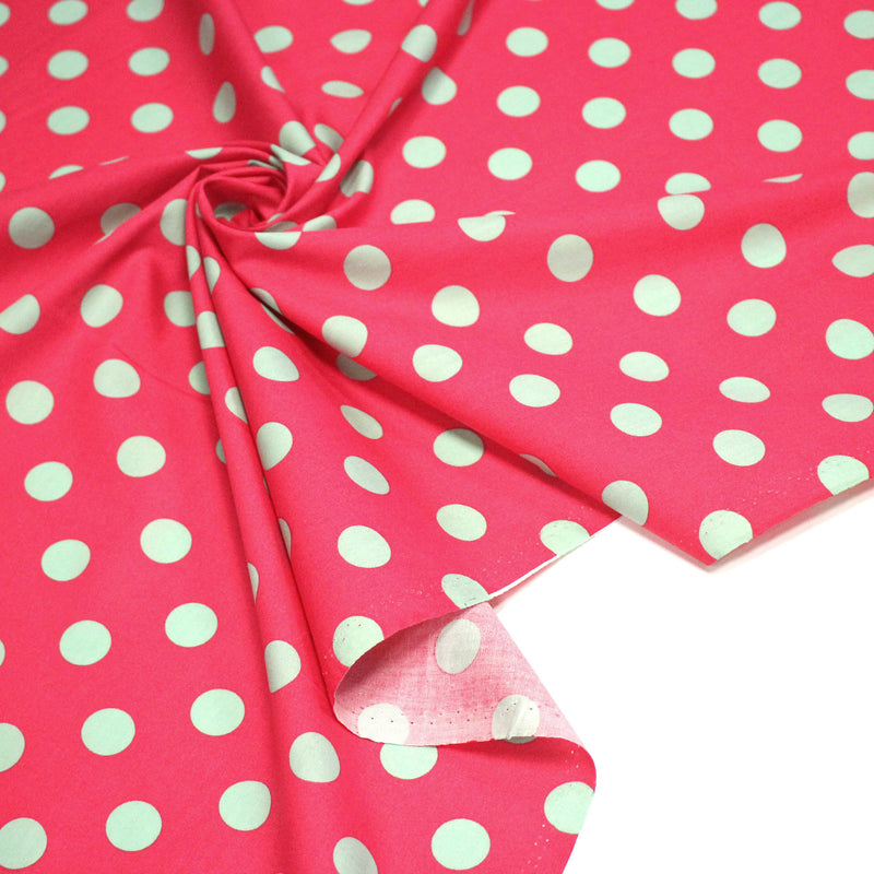 Tissu popeline de coton rouge magenta à pois vert clair 18mm - COLLECTION POLKA DOT - tissuspipi.com