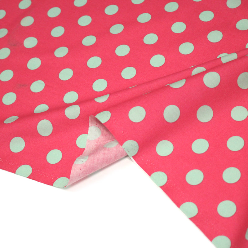 Tissu popeline de coton rouge magenta à pois vert clair 18mm - COLLECTION POLKA DOT - tissuspipi.com