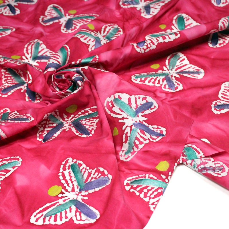 Tissu cotonnade BATIK aux papillons blanc : rose, vert, violet - MADE IN INDIA - tissuspipi.com