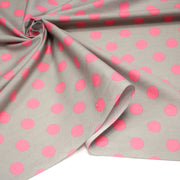 Tissu popeline de coton gris clair à pois roses 18mm - COLLECTION POLKA DOT - tissuspipi.com