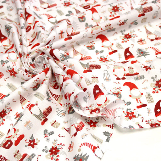Tissu cotonnade de NOËL – Gnomes, cadeaux et fleurs de Noël rouges & gris, fond blanc - OEKO-TEX STANDARD 100 - tissuspipi.com