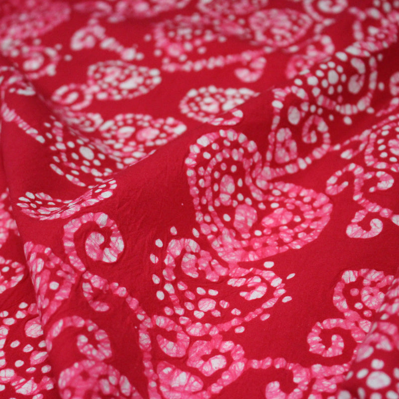 Tissu coton block rose rouge aux coeurs blancs et roses - MADE IN INDIA - tissuspipi.com