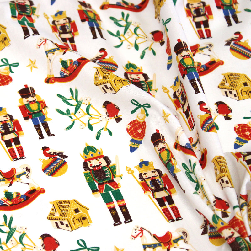 Tissu cotonnade de NOËL – Casse-noisettes et jouets d’antan, fond blanc - OEKO-TEX STANDARD 100