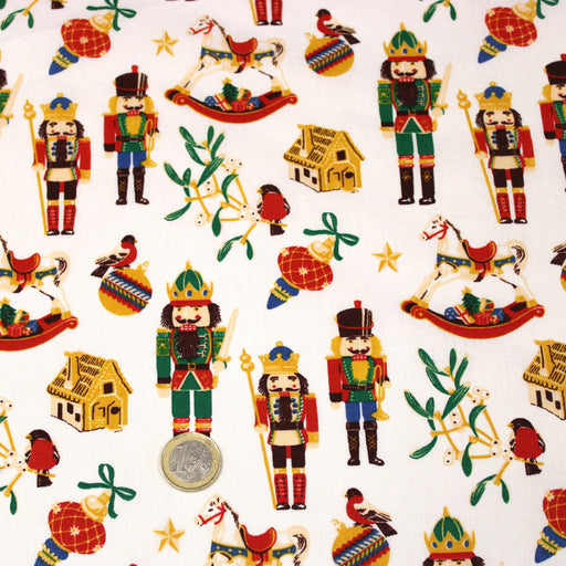 Tissu cotonnade de NOËL – Casse-noisettes et jouets d’antan, fond blanc - OEKO-TEX STANDARD 100 - tissuspipi.com