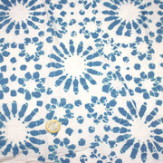 Tissu coton block print blanc cassé aux fleurs bleu turquoise - MADE IN INDIA - tissuspipi.com