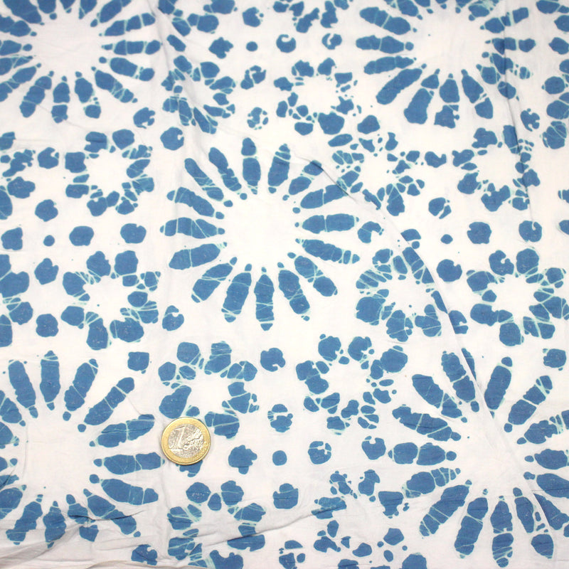 Tissu coton block print blanc cassé aux fleurs bleu turquoise - MADE IN INDIA - tissuspipi.com