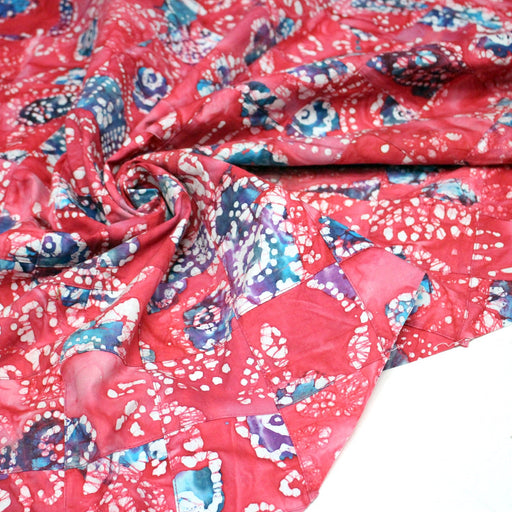 Tissu coton block print patchwork de motifs indiens, tons rose fuchsia, bleu, blanc - MADE IN INDIA - tissuspipi.com