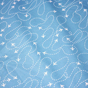 Tissu popeline coton bleu aux avions et lignes de vol, collection VOYAGE - tissuspipi.com