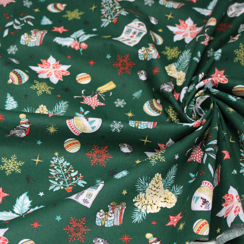 Tissu cotonnade de NOËL – Les beaux objets de Noël, fond vert sapin - OEKO-TEX STANDARD 100 - tissuspipi.com