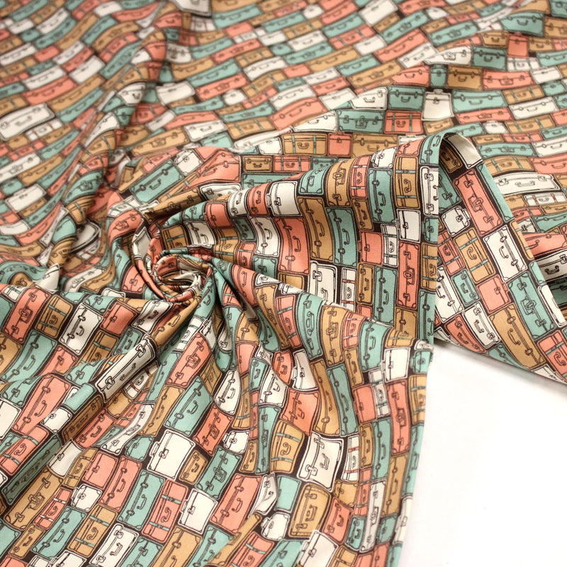 Tissu popeline coton, les valises & malettes, tons corail & vert amande - Collection VOYAGE - tissuspipi.com