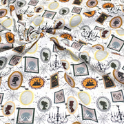 Tissu coton blanc aux cadres, photos et toiles d'araignée d'un manoir hanté - Collection Halloween - OEKO - TEX - tissuspipi.com
