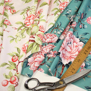 Tissu coton demi - natté INDIENNES FLEURIES : bleu ou blanc cassé - OEKO - TEX - tissuspipi.com