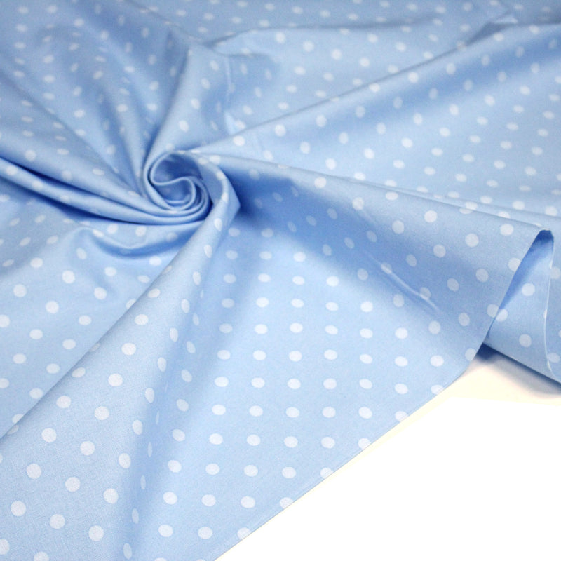 Tissu cotonnade bleu ciel aux pois bleus 6mm - tissuspipi.com