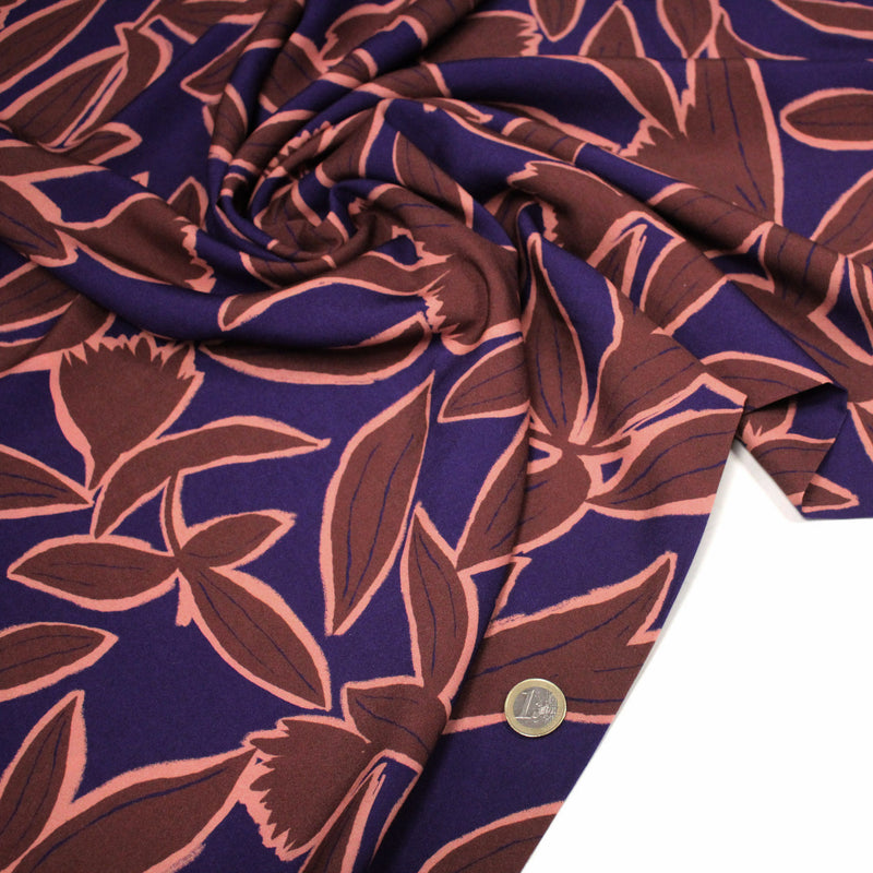 Tissu Viscose fluide KERA, aux fleurs marron chocolat et bleu marine - OEKO - TEX - tissuspipi.com