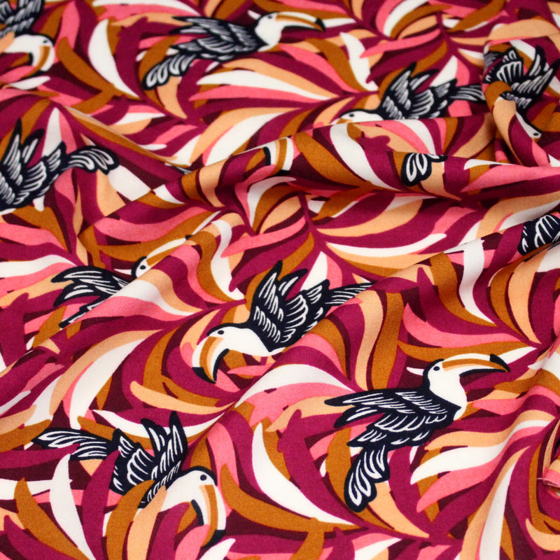 Tissu viscose fluide, motif floral & toucans : tons prune ou tons marine - OEKO - TEX STANDARD 100 - tissuspipi.com