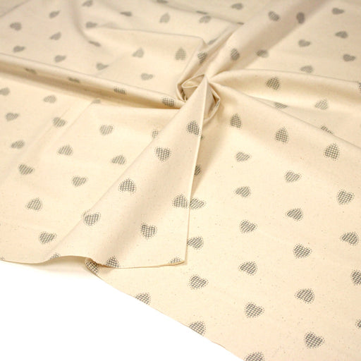 Tissu de coton de Noël scandinave aux coeurs gris, fond écru - tissuspipi.com