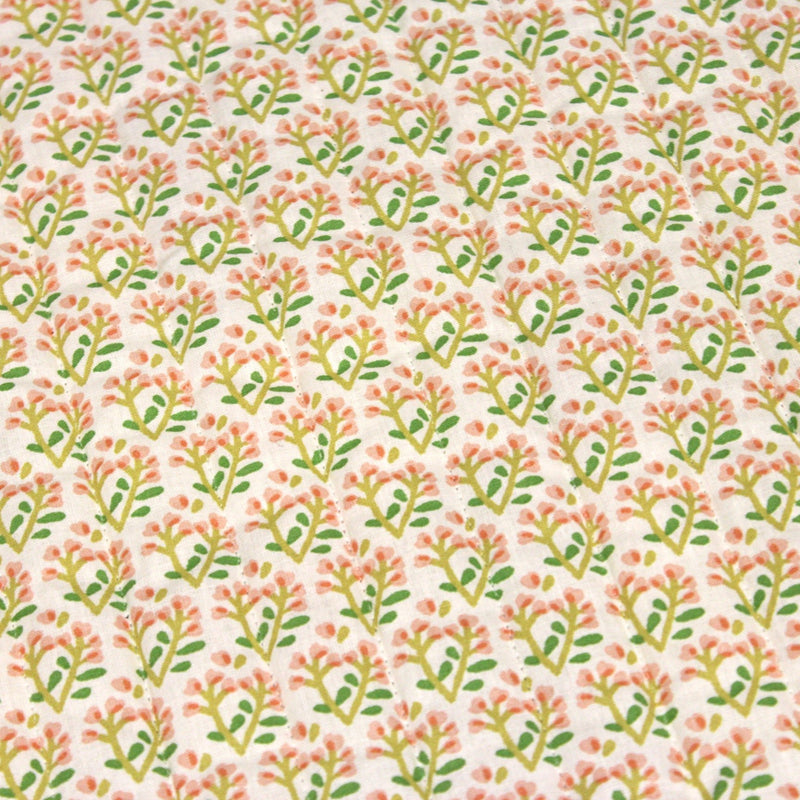 Tissu Matelassé coton au patchwork de motifs fleuris et verso fleuri écru - OEKO - TEX - tissuspipi.com